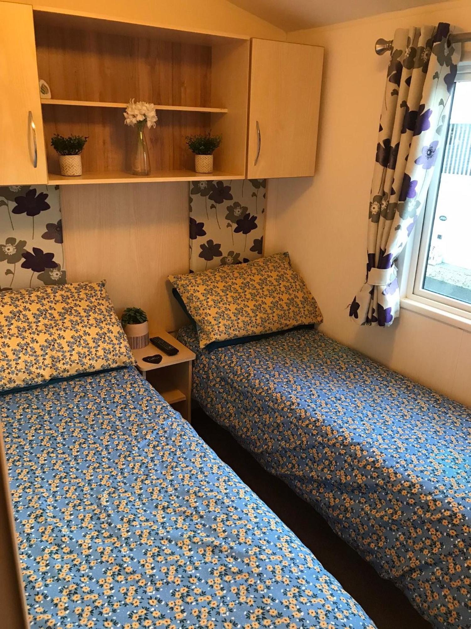 Two X 8 Berth Static Caravan On Lyons Robin Hood Rhyl North Wales Meliden Exterior photo
