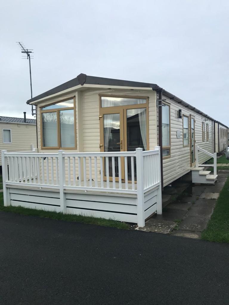 Two X 8 Berth Static Caravan On Lyons Robin Hood Rhyl North Wales Meliden Exterior photo